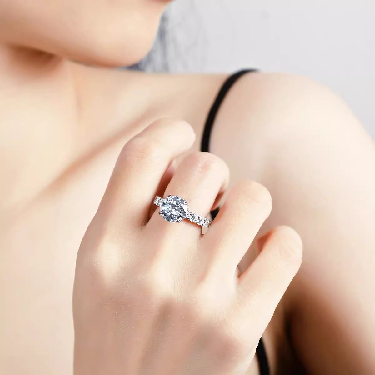 Sparkling Bow Ring